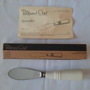 The Pampered Chef New Traditions Ceramic Handle and Stainless Steel Spreader